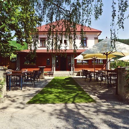 Penzion Karlštejn Exteriör bild