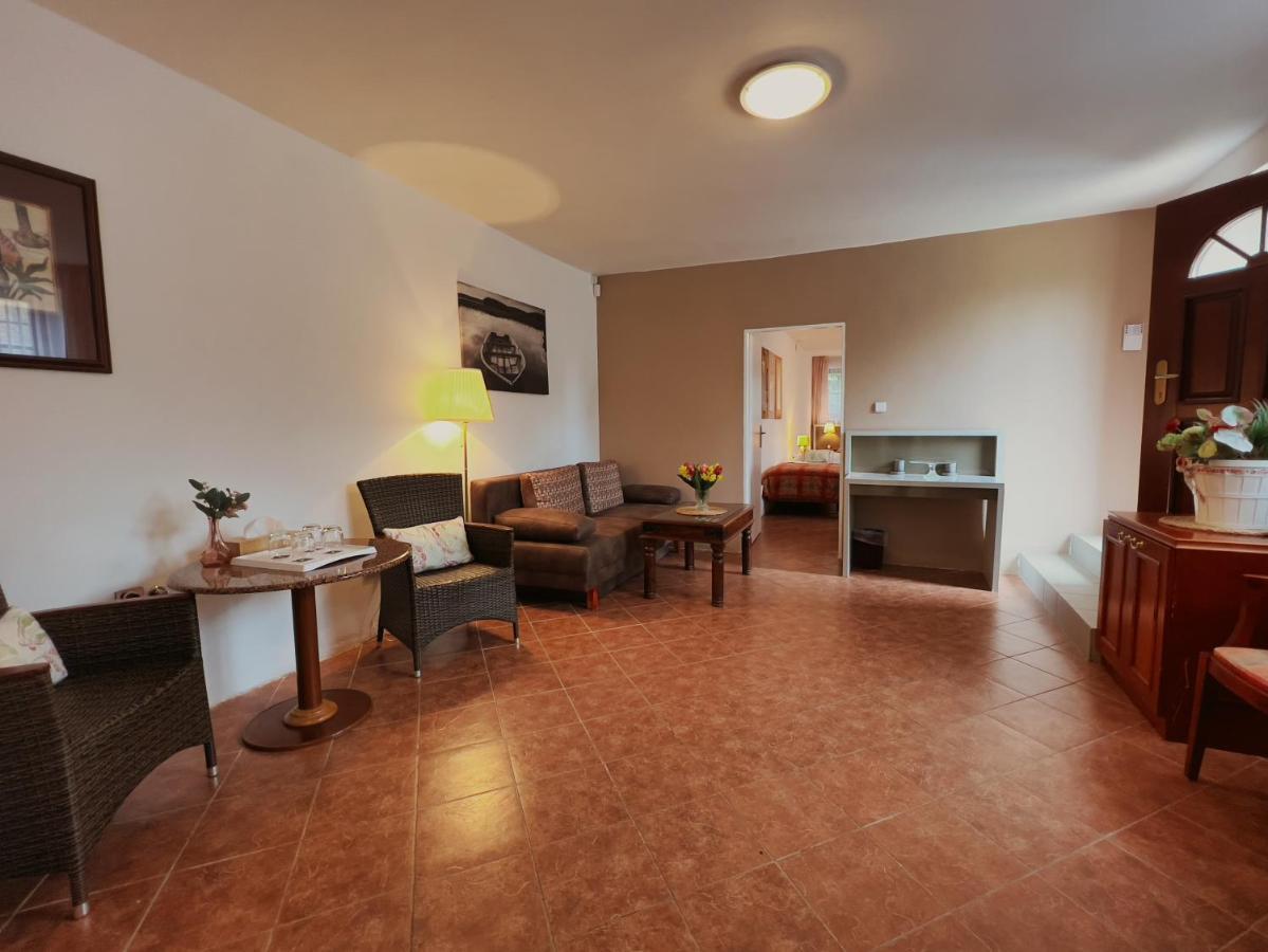 Penzion Karlštejn Exteriör bild