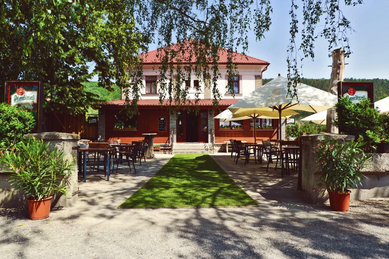 Penzion Karlštejn Exteriör bild